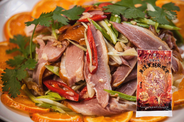 蔗燻黑胡椒鴨賞切片(大)